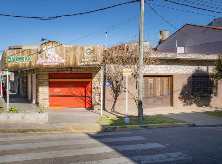 Casa · 196m² · 3 Ambientes · 2 Cocheras