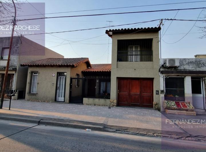 Casa · 204m² · 4 Ambientes · 1 Cochera