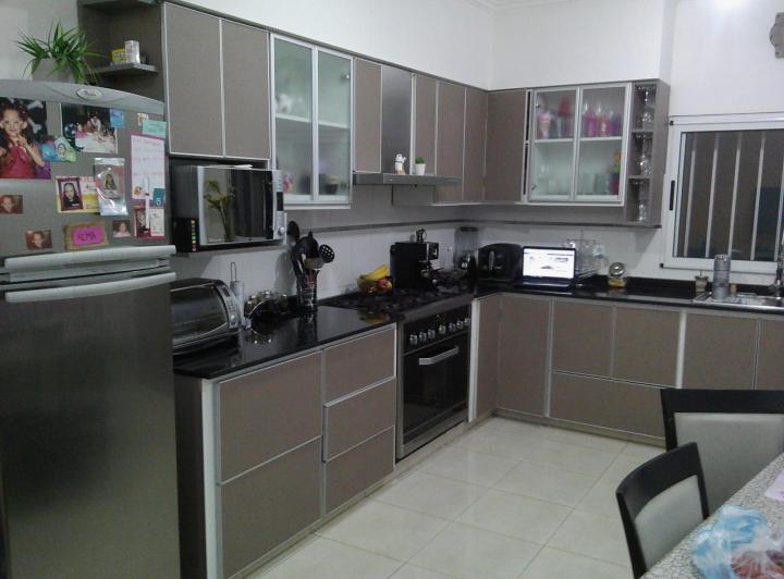 Casa · 210m² · 4 Ambientes · 1 Cochera
