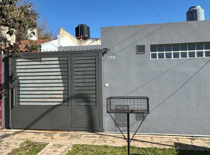 Casa · 1m² · 2 Ambientes · 1 Cochera