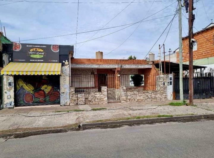 Casa · 65m² · 4 Ambientes · 1 Cochera
