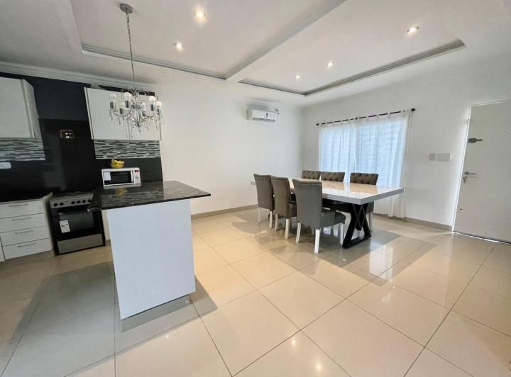 Casa · 162m² · 3 Ambientes · 2 Cocheras