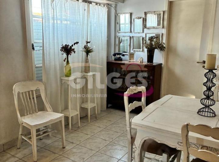 Casa · 350m² · 4 Ambientes · 1 Cochera
