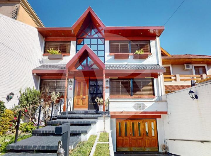 Casa · 364m² · 5 Ambientes · 3 Cocheras