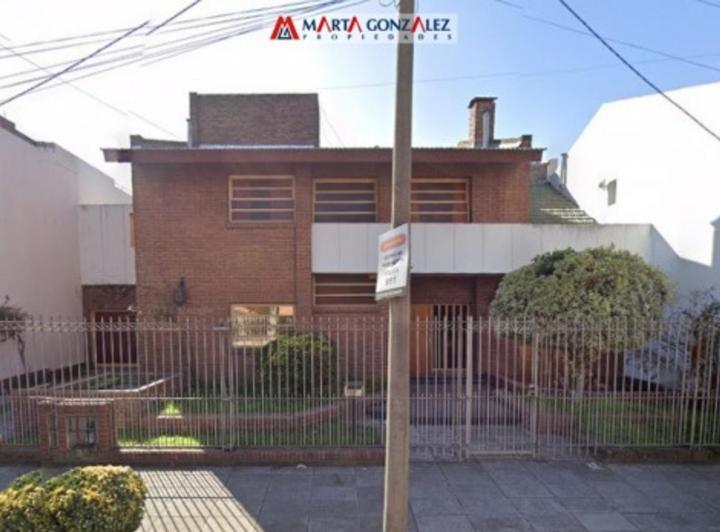 Casa · 400m² · 5 Ambientes · 5 Cocheras