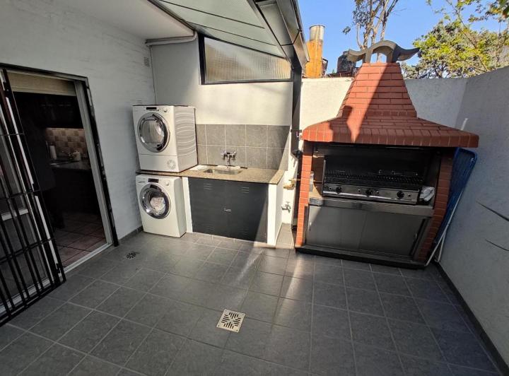 Casa · 83m² · 4 Ambientes · 1 Cochera
