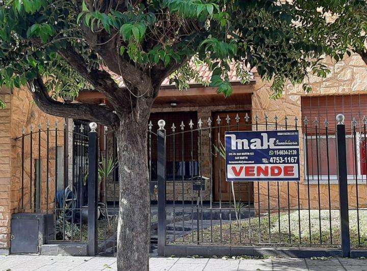 Casa · 150m² · 7 Ambientes · 3 Cocheras