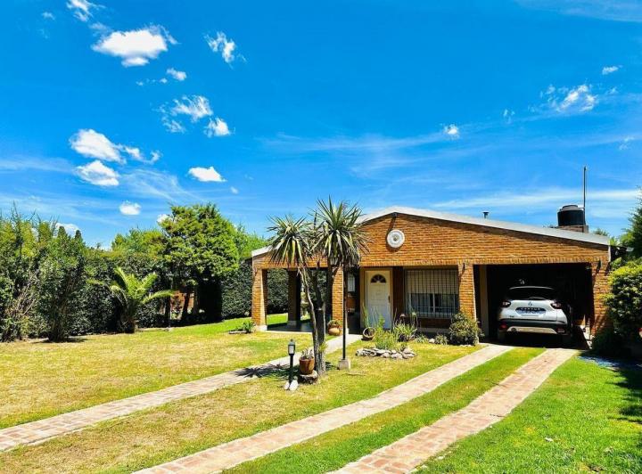 Casa · 260m² · 4 Ambientes · 2 Cocheras
