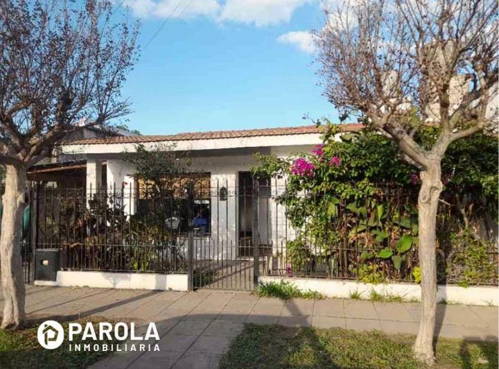 Casa · 120m² · 4 Ambientes · 2 Cocheras
