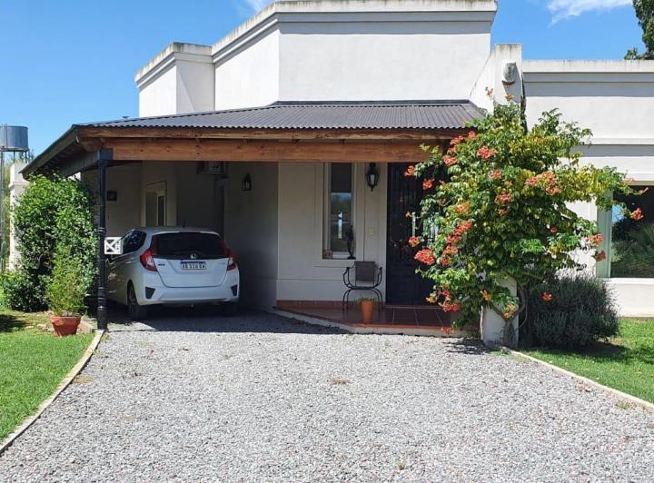 Casa · 182m² · 4 Ambientes · 2 Cocheras
