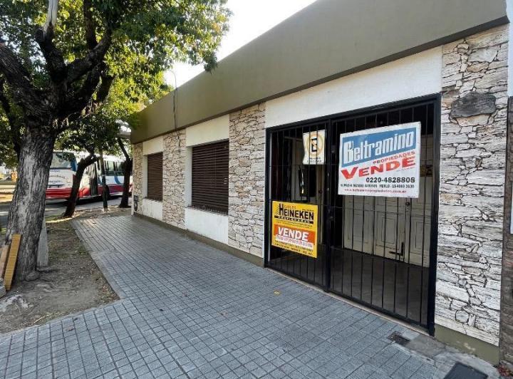 Casa · 200m² · 5 Ambientes