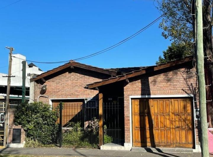 Casa · 365m² · 3 Ambientes · 1 Cochera