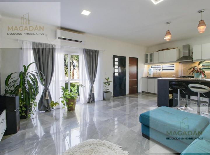 Casa · 166m² · 4 Ambientes · 2 Cocheras