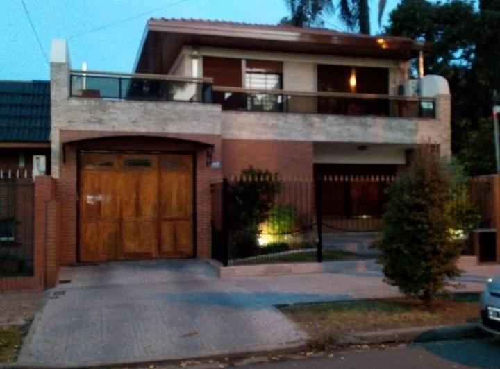 Casa · 185m² · 5 Ambientes · 1 Cochera