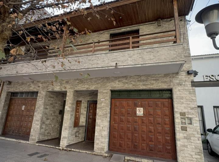 Casa · 80m² · 3 Ambientes · 1 Cochera