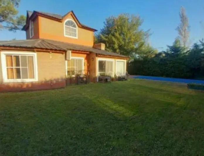 Casa · 190m² · 4 Ambientes · 1 Cochera