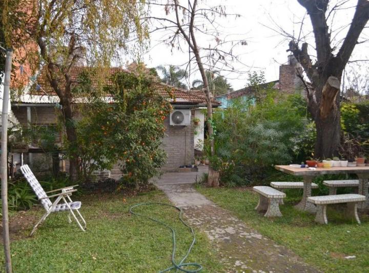 Casa · 300m² · 5 Ambientes · 3 Cocheras