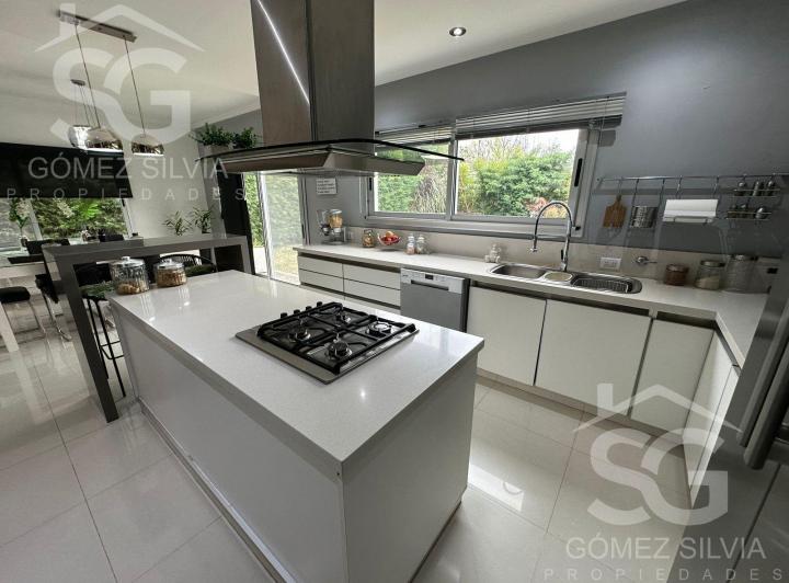 Casa · 620m² · 4 Ambientes