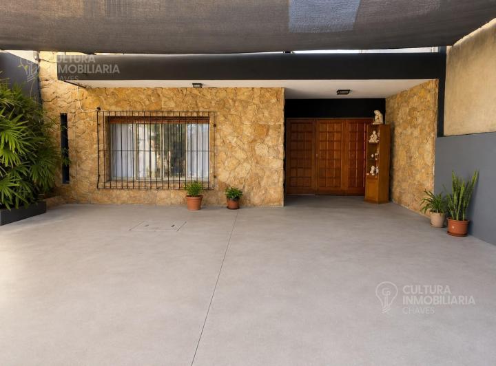 Casa · 166m² · 4 Ambientes · 2 Cocheras