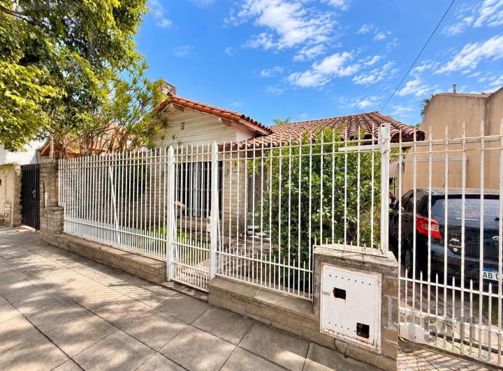 Casa · 78m² · 4 Ambientes · 4 Cocheras