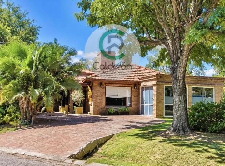 Casa · 190m² · 4 Ambientes · 3 Cocheras