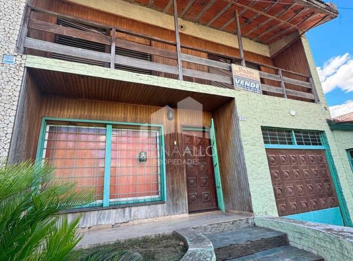 Casa · 200m² · 4 Ambientes · 1 Cochera