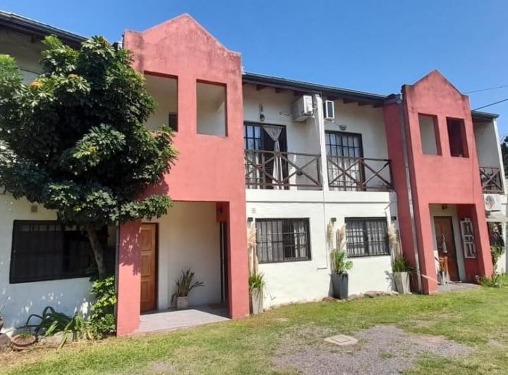 Casa · 95m² · 3 Dormitorios · 1 Cochera
