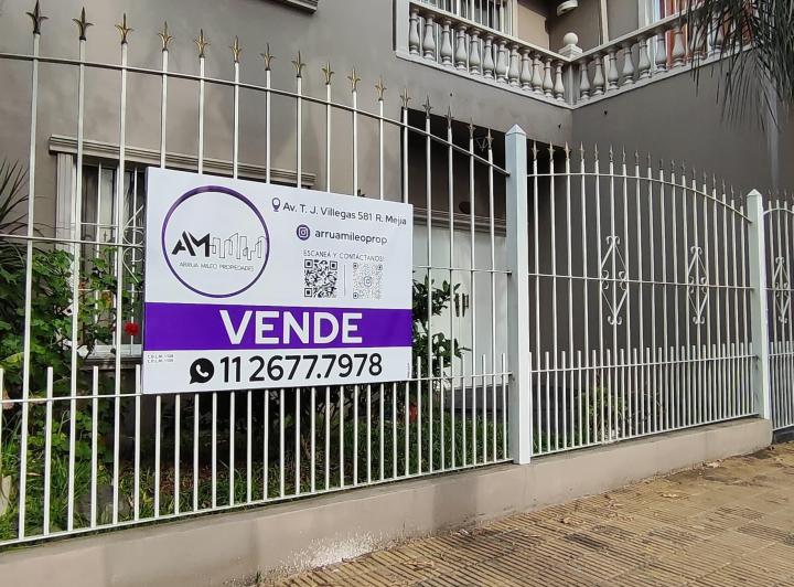 Casa · 303m² · 5 Ambientes · 1 Cochera