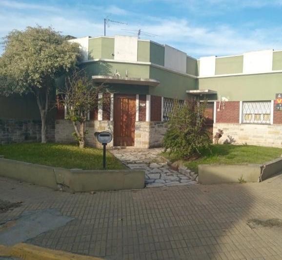 Casa · 160m² · 5 Ambientes · 1 Cochera