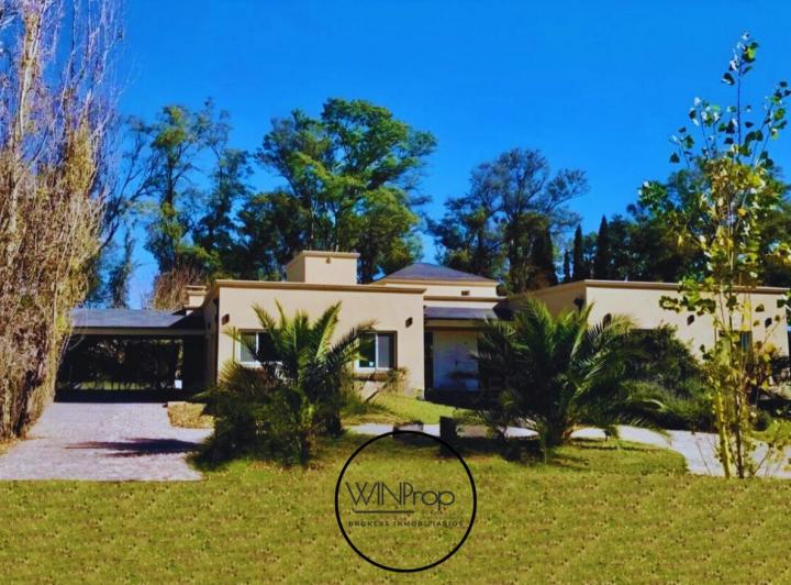 Casa · 280m² · 4 Cocheras