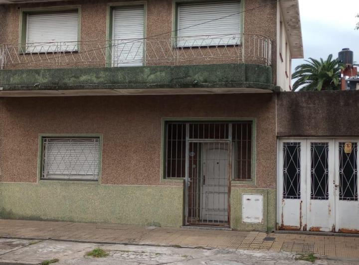 Casa · 180m² · 5 Ambientes · 1 Cochera
