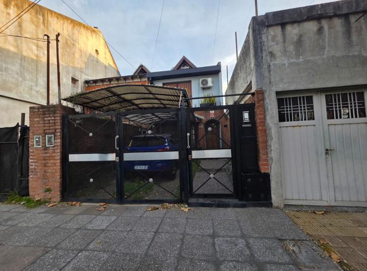 Casa · 100m² · 4 Ambientes · 1 Cochera
