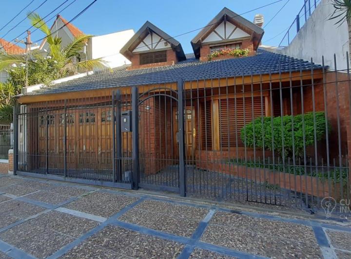 Casa · 277m² · 4 Ambientes · 1 Cochera