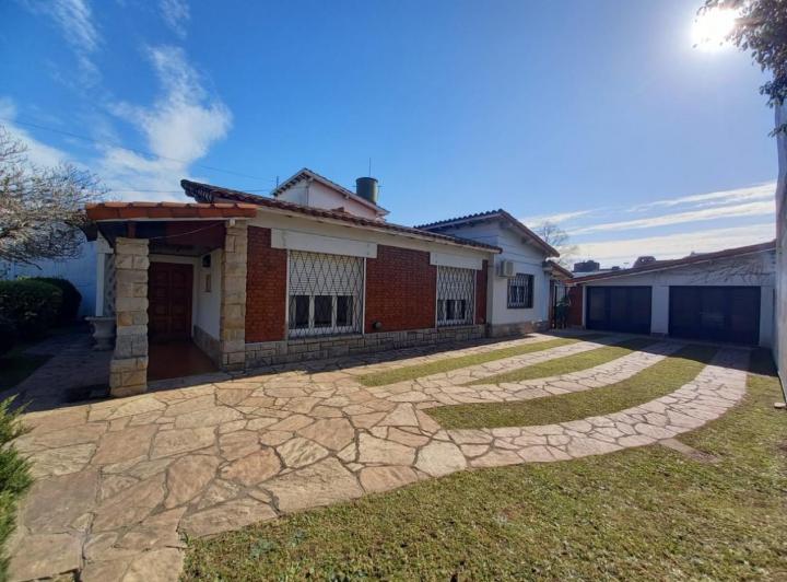 Casa · 300m² · 5 Ambientes