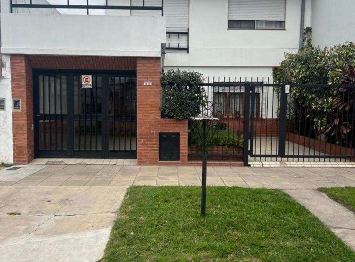 Casa · 300m² · 5 Ambientes · 1 Cochera