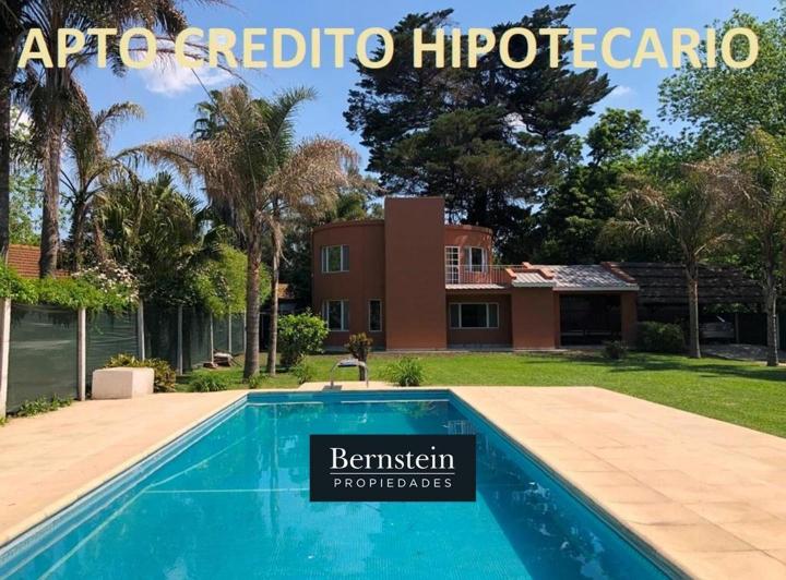 Casa · 136m² · 3 Ambientes · 6 Cocheras