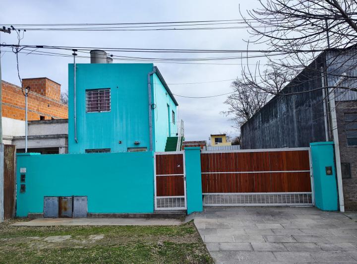 Casa · 140m² · 4 Dormitorios · 1 Cochera