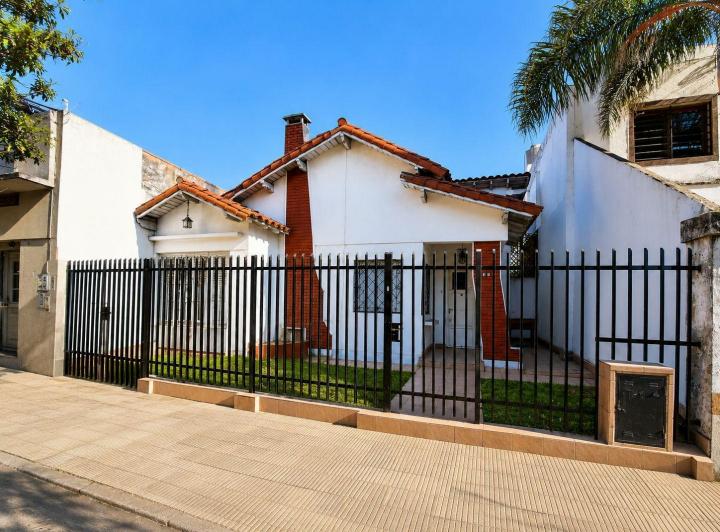 Casa · 170m² · 4 Ambientes · 1 Cochera