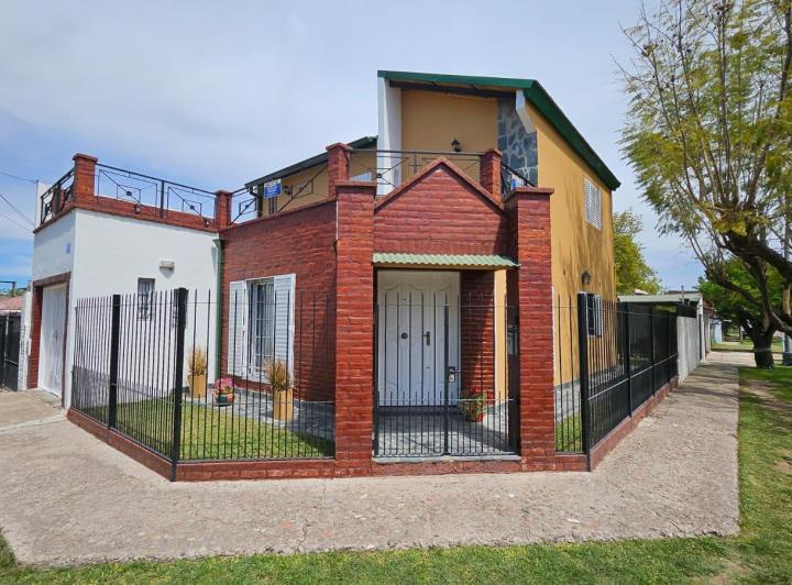 Casa · 178m² · 4 Ambientes · 1 Cochera