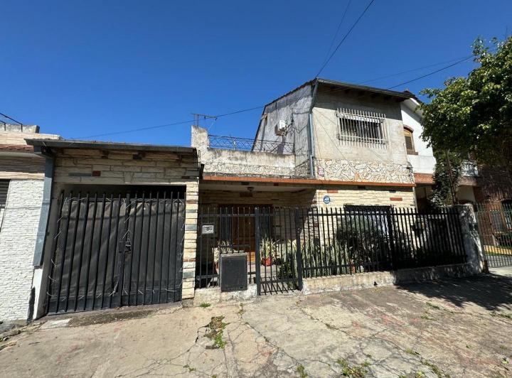 Casa · 170m² · 3 Ambientes · 2 Cocheras