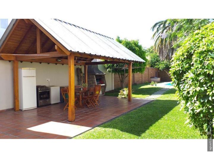 Casa · 150m² · 4 Dormitorios · 1 Cochera