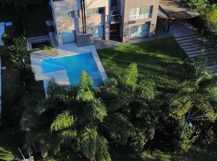 Casa · 207m² · 5 Ambientes · 2 Cocheras