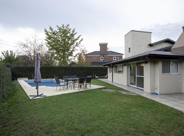 Casa · 157m² · 4 Ambientes · 2 Cocheras