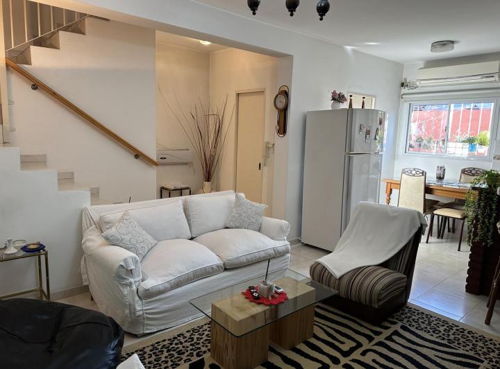 Casa · 73m² · 4 Ambientes · 1 Cochera