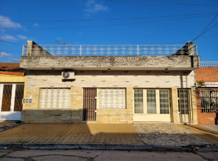 Casa · 207m² · 6 Ambientes · 1 Cochera