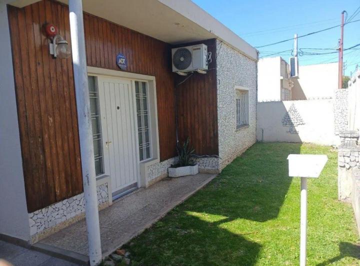 Casa · 76m² · 3 Ambientes · 2 Cocheras