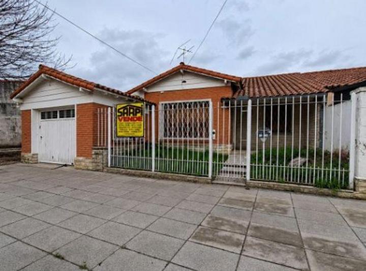 Casa · 140m² · 3 Ambientes · 1 Cochera