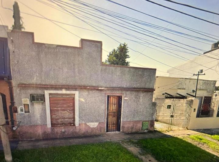 Casa · 80m² · 4 Ambientes · 1 Cochera