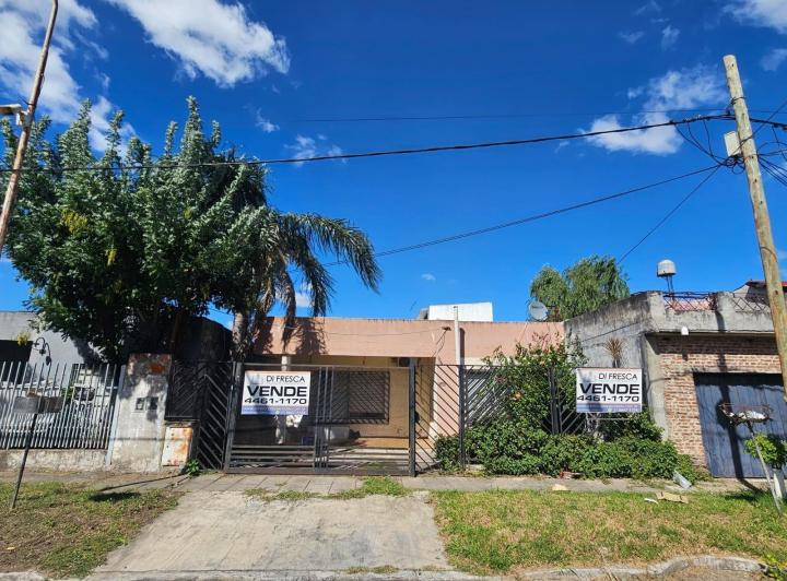 Casa · 140m² · 4 Ambientes · 1 Cochera