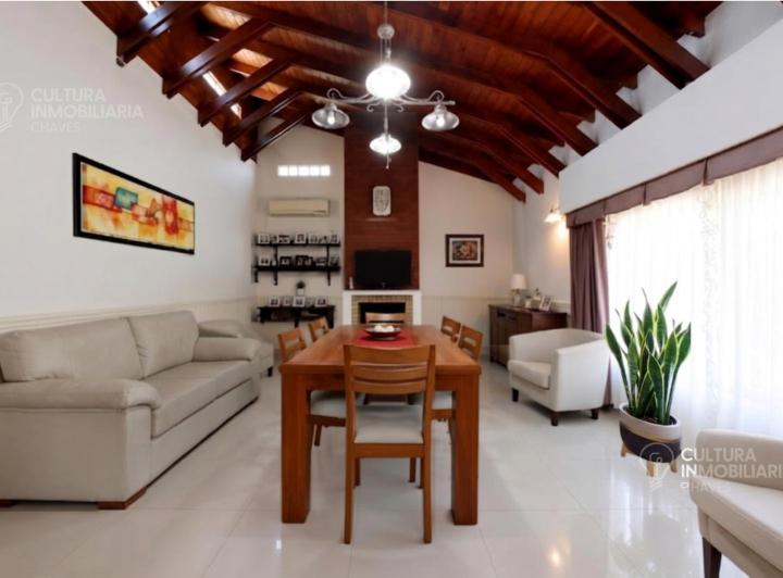 Casa · 170m² · 4 Ambientes · 2 Cocheras